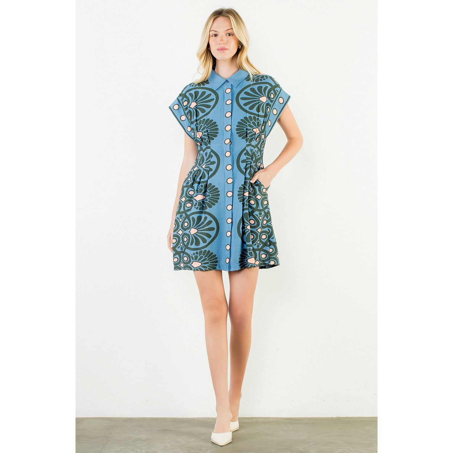 thml dress Green and White Gingham with Blue Stripe, M / Green Baileigh is wearing the small. THML - Short Sleeve Distinctive 9 Best Black